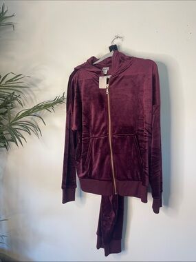 203. Track Suit | Velour